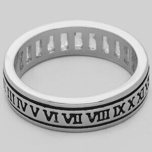 SILVER ROMAN NUMERAL RING
